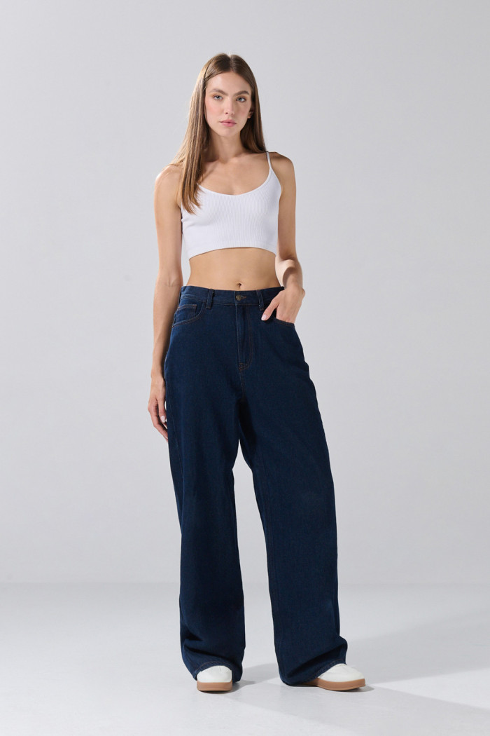 Jean tiro medio baggy infaltables azul con bota ancha
