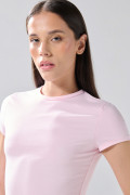 Camiseta unicolor infaltables cuello redondo con fit ceñido
