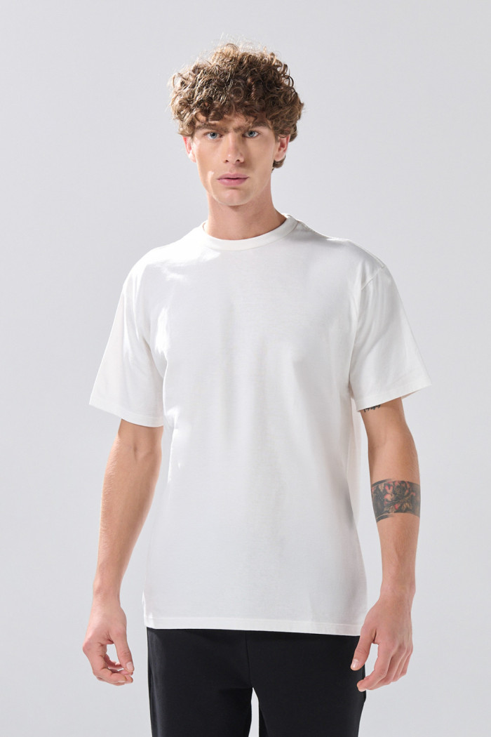 Camiseta manga corta crema en algodón cuello redondo