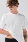 Camiseta manga corta crema en algodón cuello redondo
