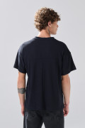 Camiseta azul intensa cuello V en algodón con arte college
