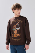 Buzo café oscuro cuello redondo oversize de Scooby-Doo