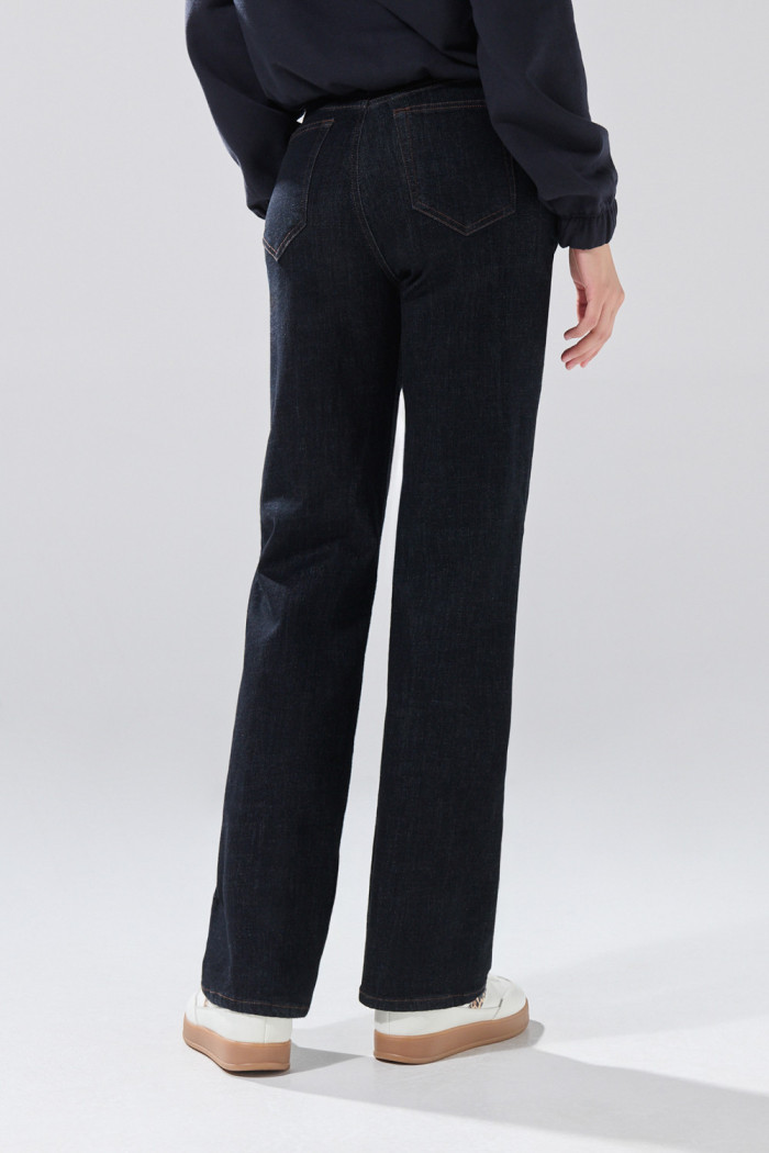Jean azul intenso straight leg bota recta con tiro alto
