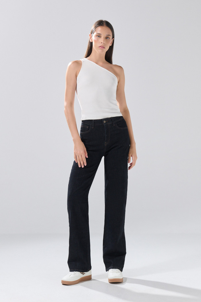 Jean straight leg infaltables bota recta azul con tiro alto

