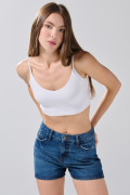 Short de jean infaltables azul con costuras y tiro alto
