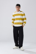 Buzo crema oversize a rayas con cuello polo y arte college