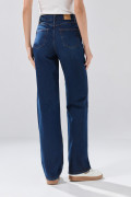 Jean 90´S infaltables bota recta azul oscuro con tiro alto
