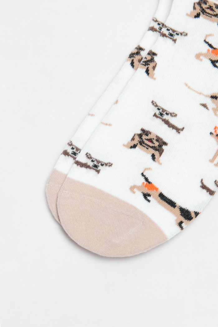 Medias tobilleras unicolores con perritos y contrastes
