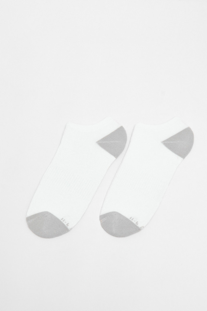 Medias unicolores tobilleras con contrastes y elástico
