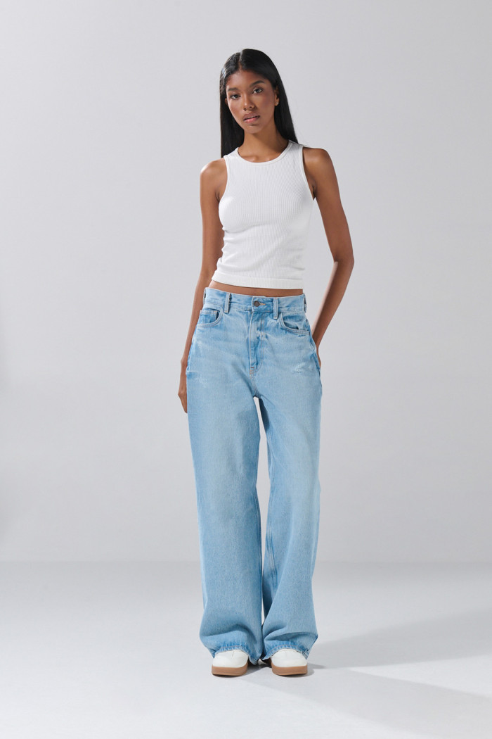 Jean azul claro baggy infaltables bota ancha con tiro medio
