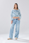 Jean straight low waist azul claro tiro bajo con bordados