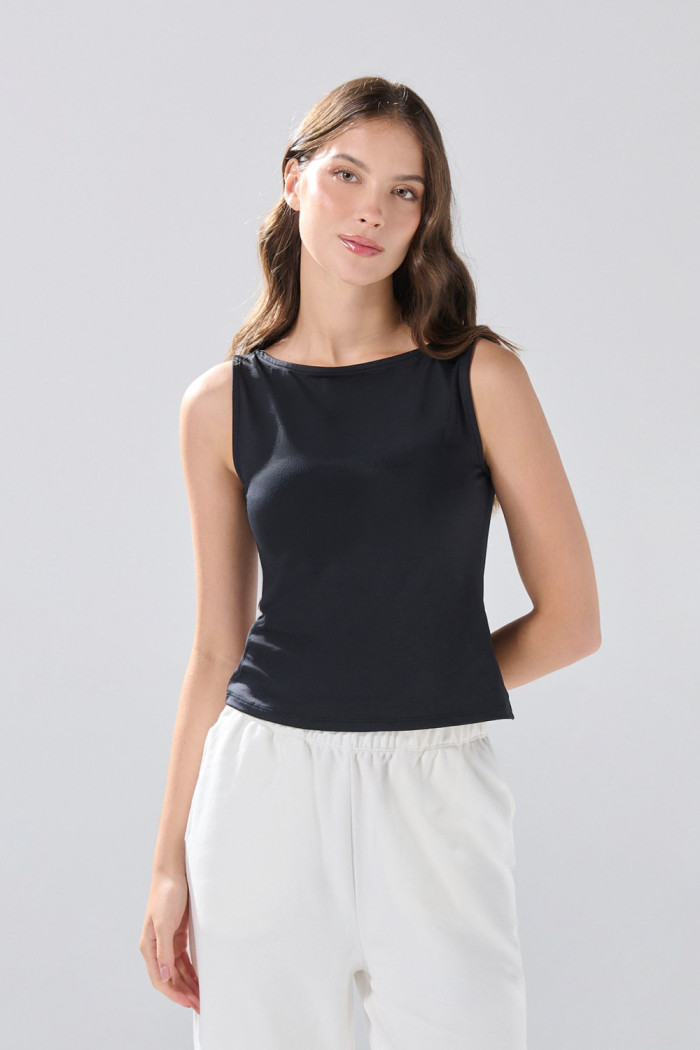 Camiseta manga sisa unicolor ajustada con cuello redondo