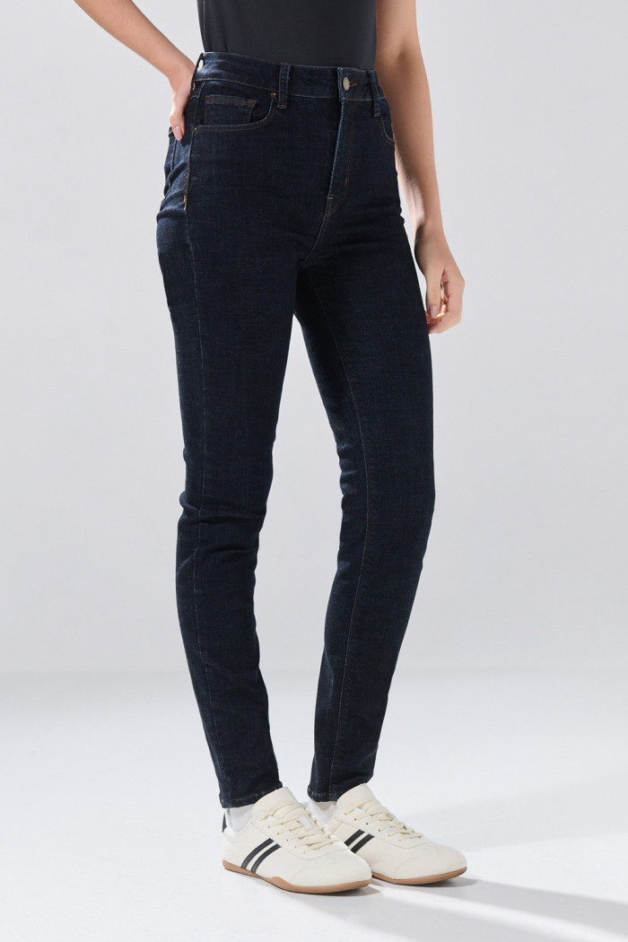 Jean jegging infaltables azul intenso con súper tiro alto
