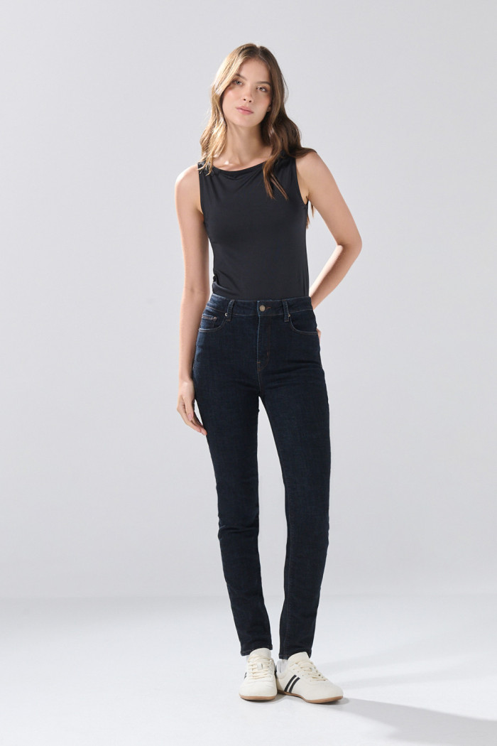 Jean jegging infaltables azul intenso con súper tiro alto
