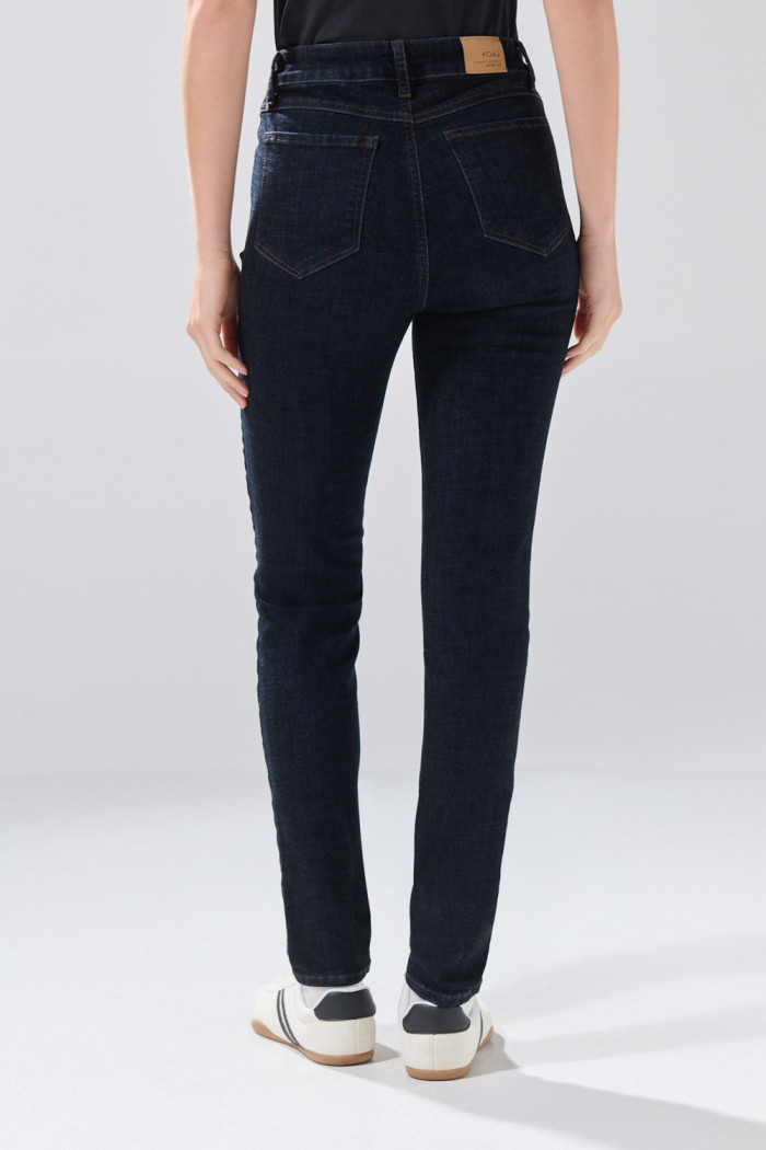 Jean jegging infaltables azul intenso con súper tiro alto
