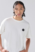 Camiseta en algodón crema con cuello redondo college