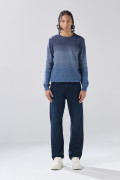 Jean 90´S infaltables azul intenso con costuras y tiro bajo
