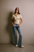 Blusa amarilla con manga corta de Verano Urbano
