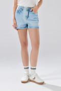 Short de jean azul infaltables con desgastes y tiro alto
