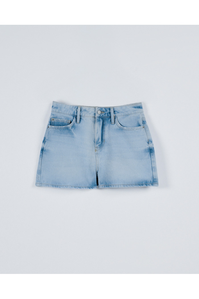 Short de jean azul infaltables con desgastes y tiro alto
