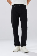 Jean 90´S infaltables negro con tiro bajo y bota recta
