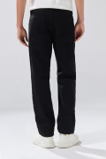 Jean 90´S infaltables negro con tiro bajo y bota recta
