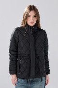 Chaqueta acolchada negra con cuello alto y cintura ajustable