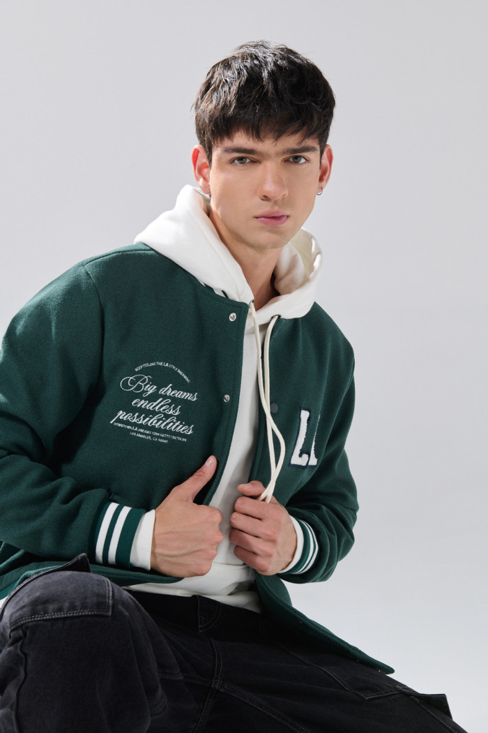 Chaqueta verde oscura bomber college con bolsillos