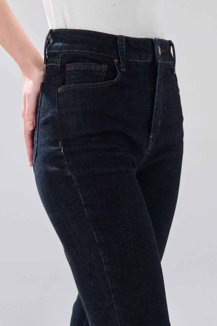 Jean jegging azul súper tiro alto con costuras en contraste
