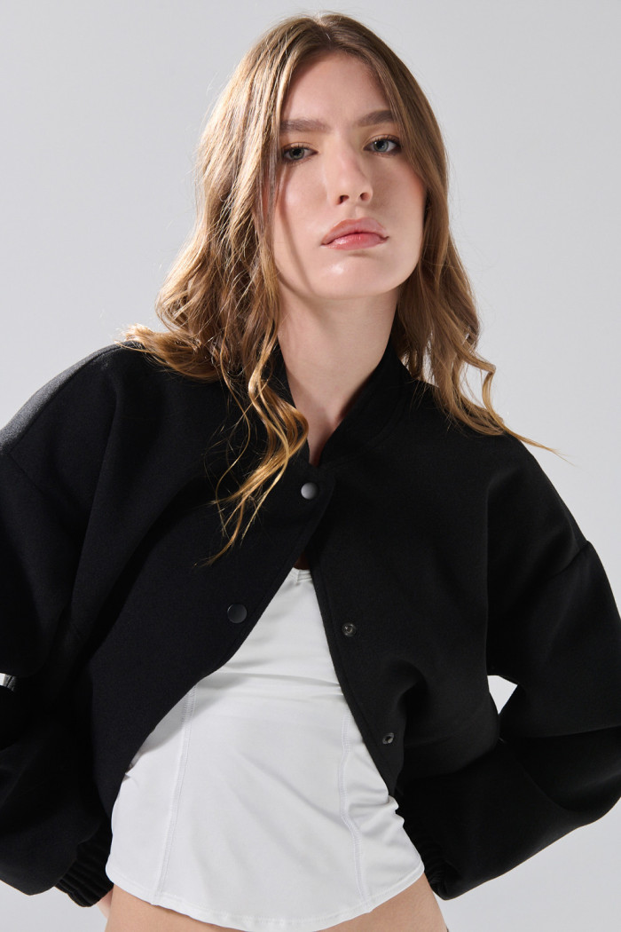 Chaqueta bomber unicolor de Verano Urbano con cuello nerú

