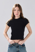 Camiseta infaltables en tela de rib unicolor con manga corta
