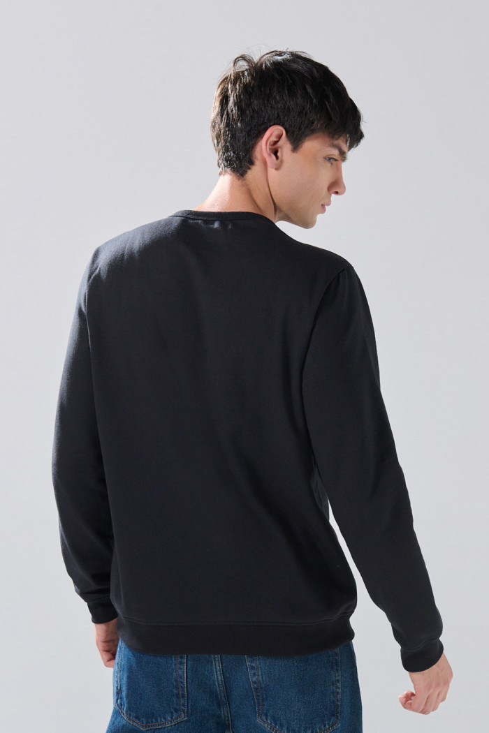 Buzo cuello redondo infaltables unicolor con manga larga
