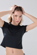 Camiseta unicolor infaltables manga corta con cuello redondo
