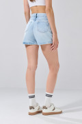 Short de jean 5 bolsillos azul claro con tiro alto
