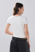 Camiseta crema cuello redondo college de Verano Urbano
