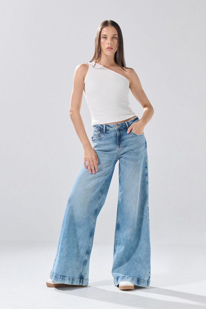 Jean bota recta straight leg infaltables azul con tiro alto

