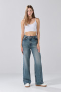 Jean baggy infaltables azul con bota ancha y tiro medio
