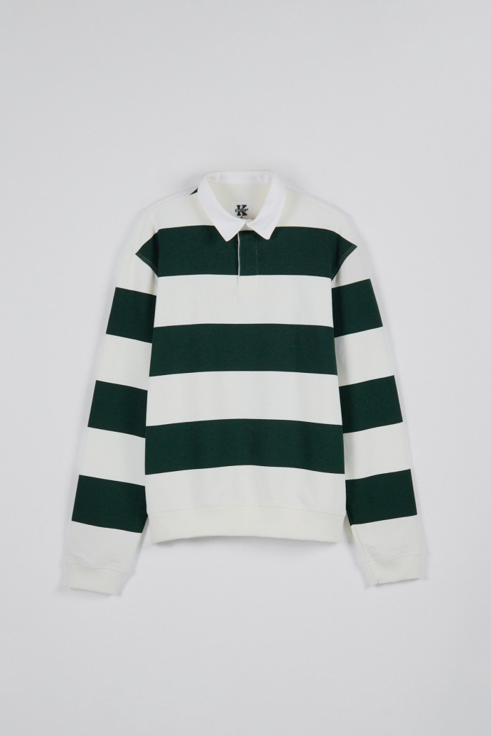 Buzo crema claro oversize con rayas verdes y cuello polo