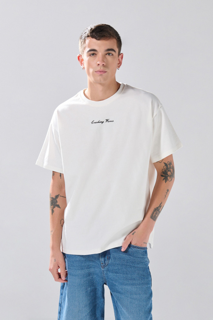 Camiseta unicolor con diseños de Verano Urbano y manga corta

