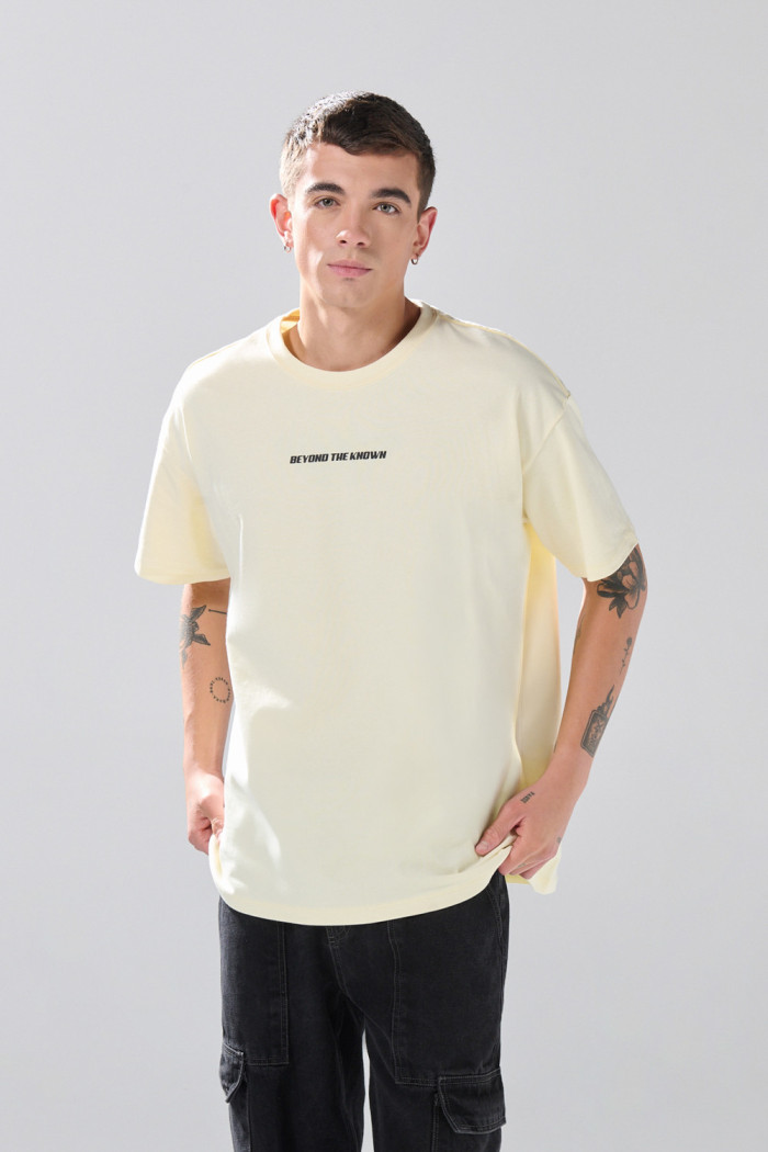 Camiseta unicolor con diseños de Verano Urbano y manga corta
