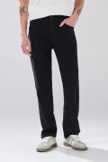 Jean straight leg infaltables tiro bajo negro con bota recta

