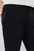 Jean straight leg infaltables tiro bajo negro con bota recta
