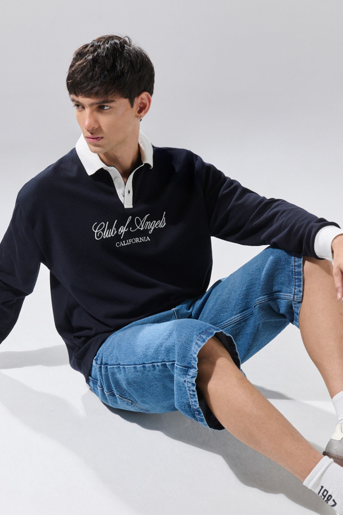 Bermuda de jean jort azul medio con tiro bajo
