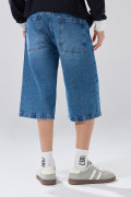 Bermuda de jean jort azul medio con tiro bajo
