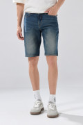 Bermuda slim infaltables azul oscura de jean con costuras
