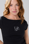 Camiseta negra cuello bandeja y diseño de Korn

