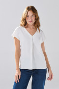 Blusa unicolor con hombro rodado y escote V