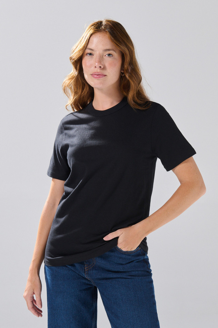Camiseta ajustada infaltables con manga corta unicolor
