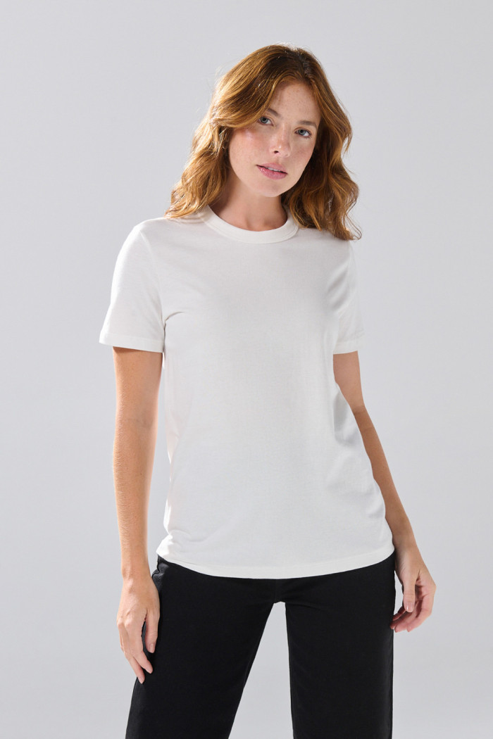 Camiseta ajustada infaltables con manga corta unicolor
