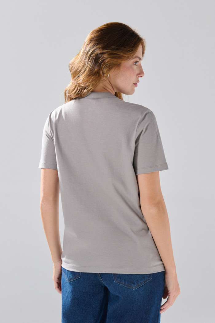 Camiseta ajustada infaltables con manga corta unicolor
